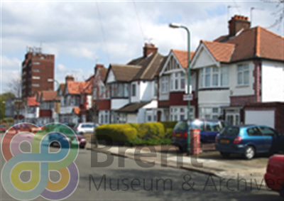 TH\CT\PI\DP\Valley_Drive_houses_th.jpg; 7898; ;